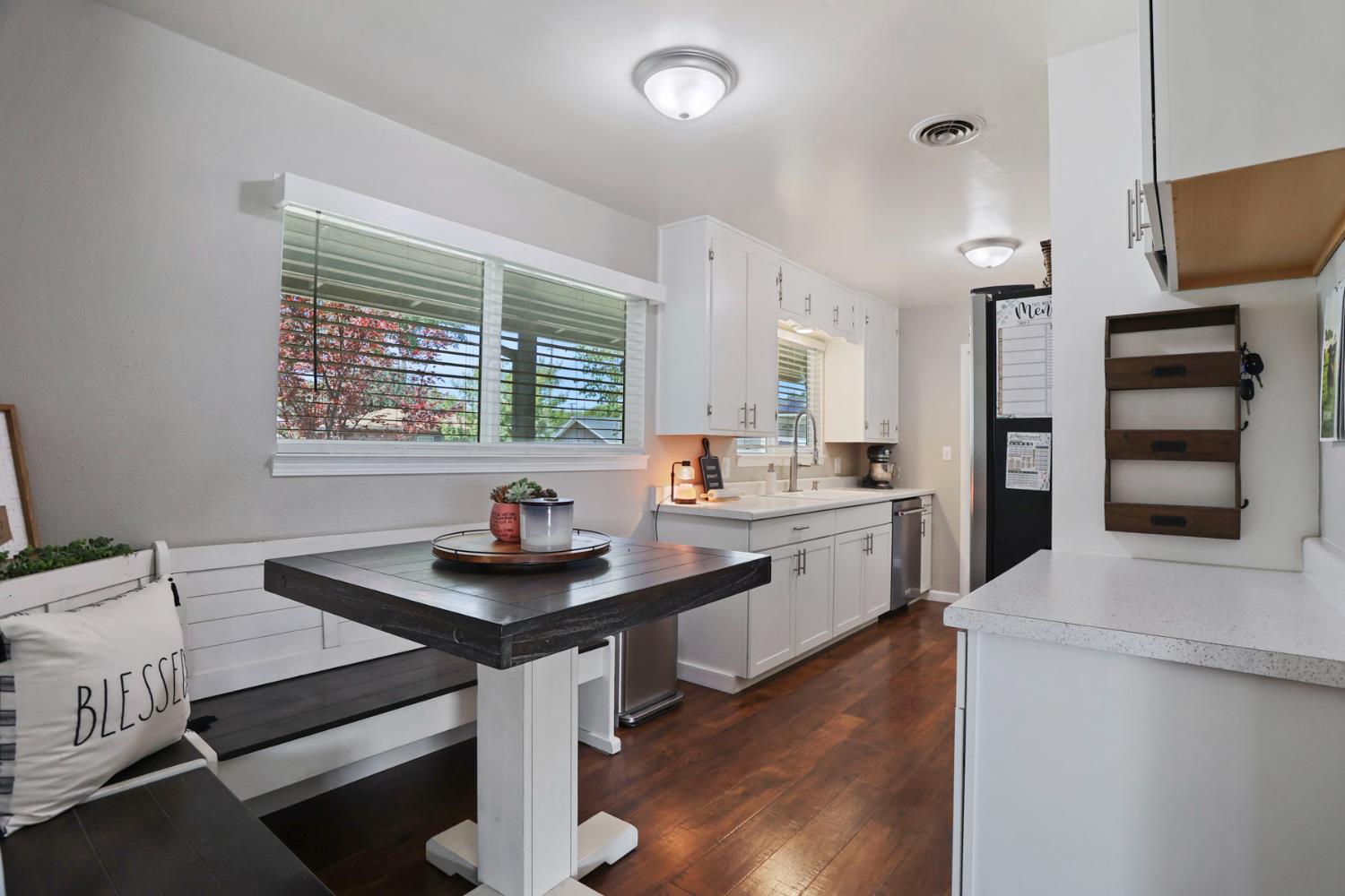 1518 Carverwood Dr, Modesto, CA 95350