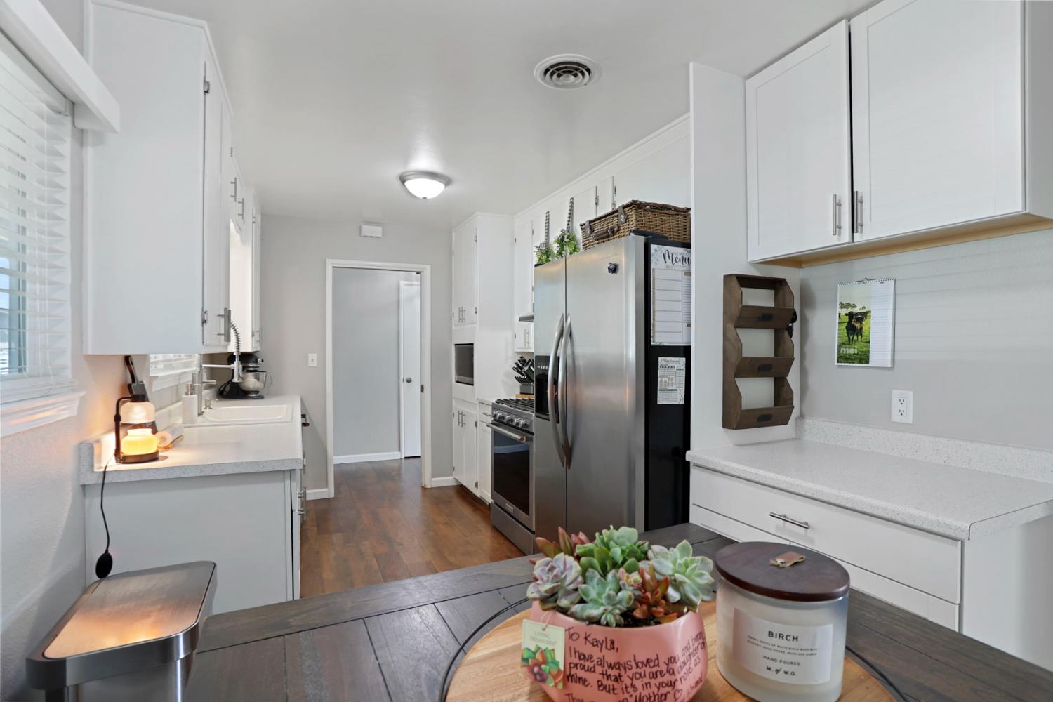 1518 Carverwood Dr, Modesto, CA 95350