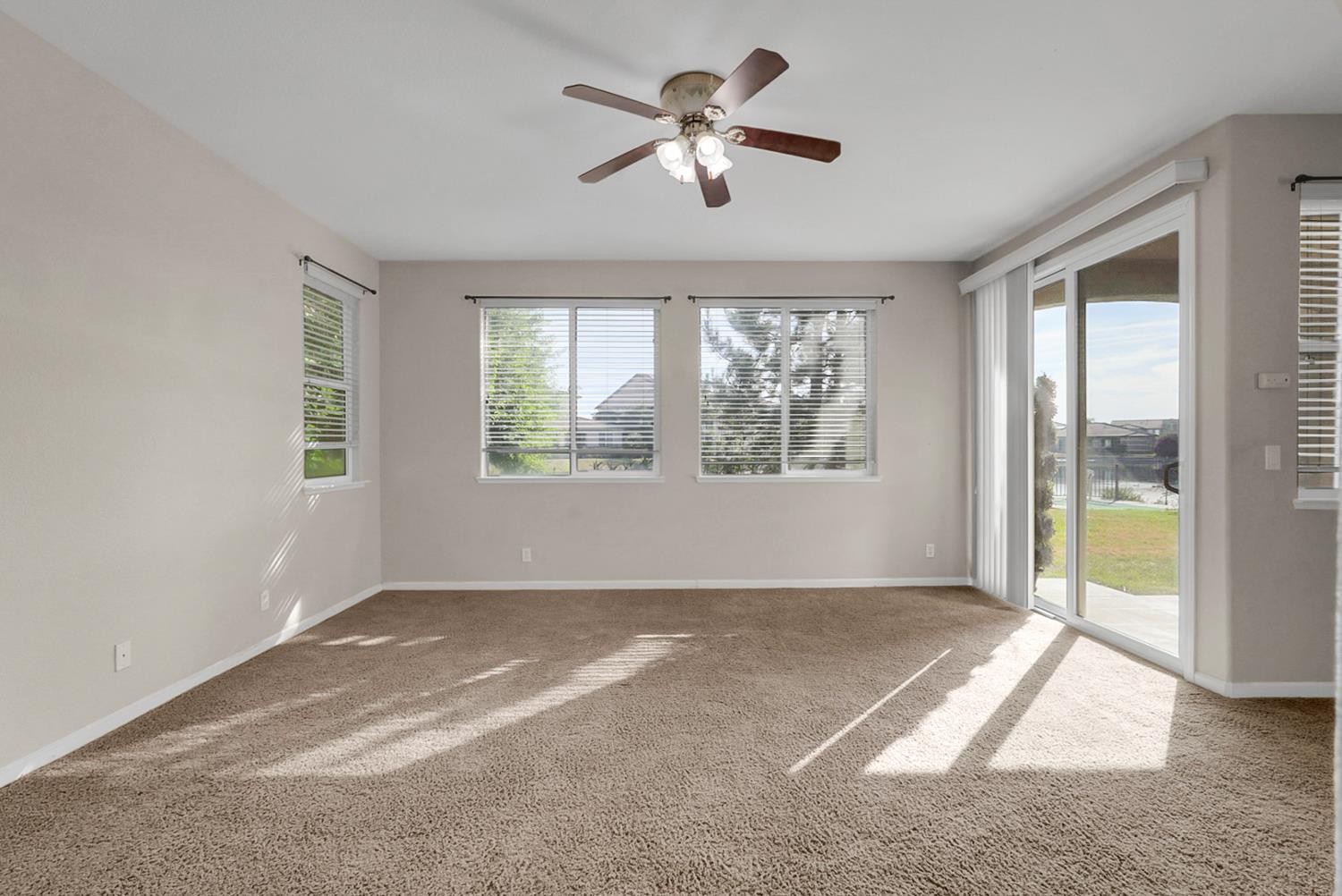 15015 Torrey Pines Cir, Chowchilla, CA 93610