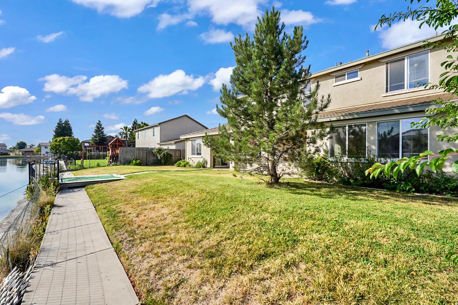 15015 Torrey Pines Cir, Chowchilla, CA 93610