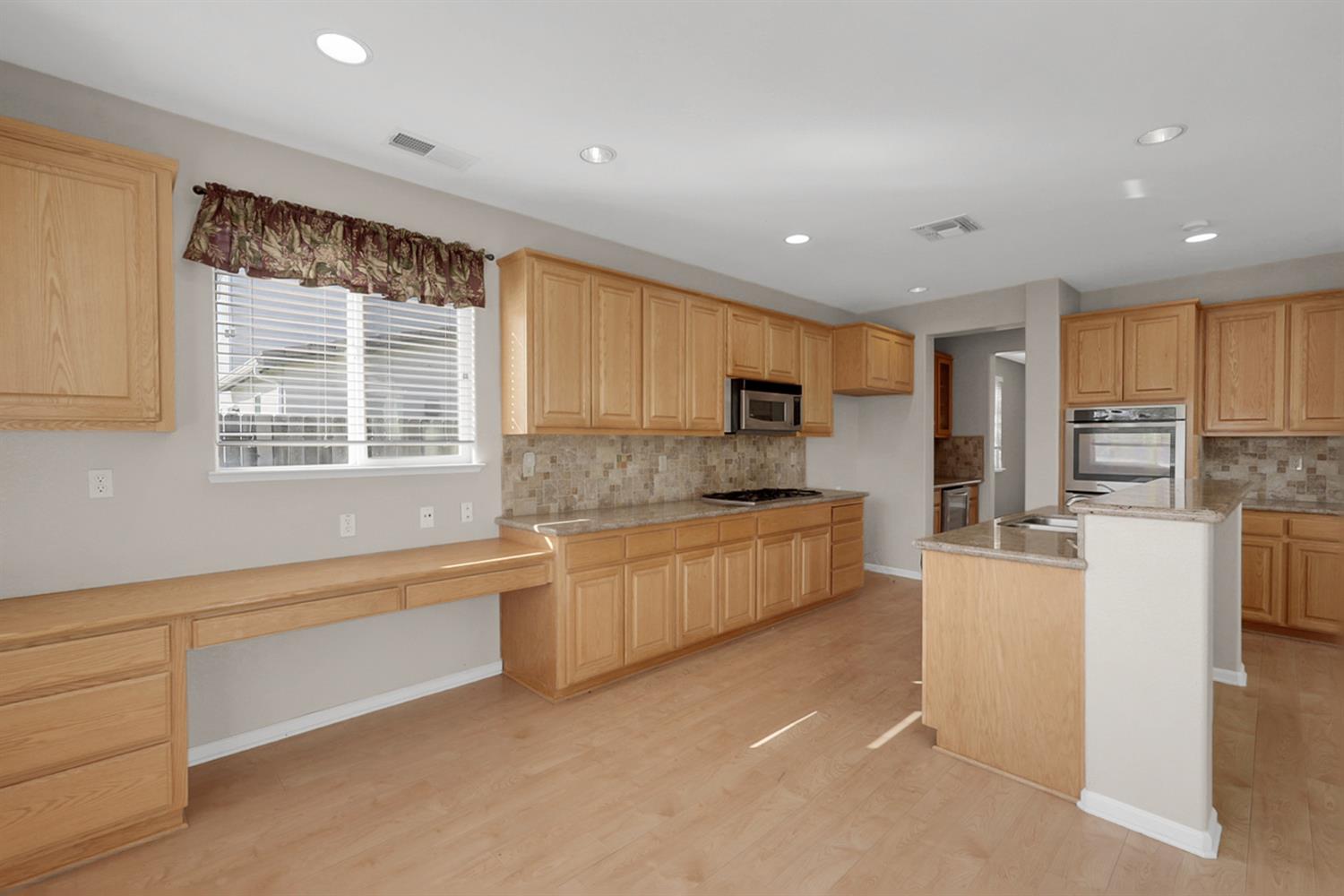 15015 Torrey Pines Cir, Chowchilla, CA 93610