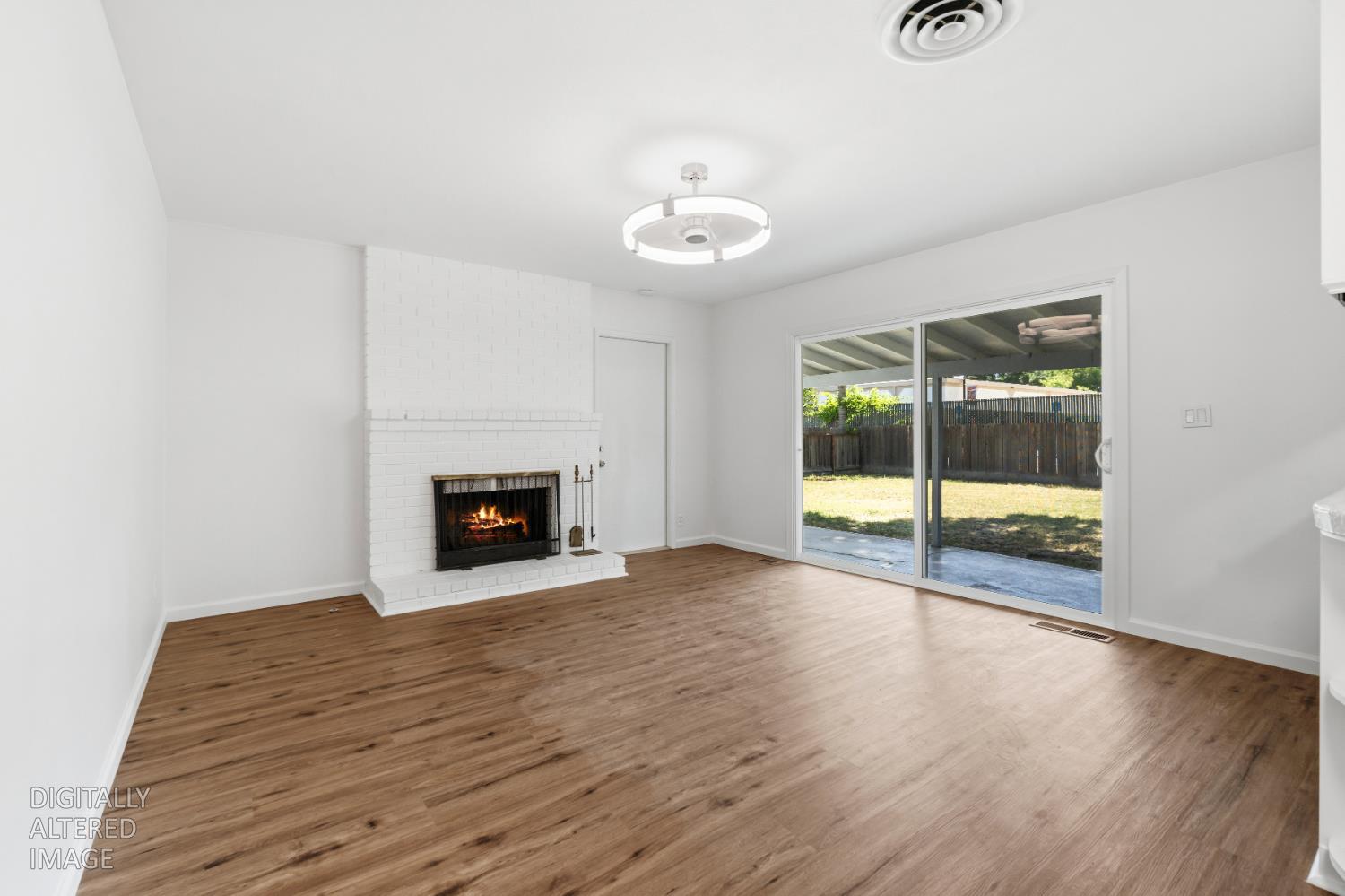 2707 Warwick Ln, Modesto, CA 95350