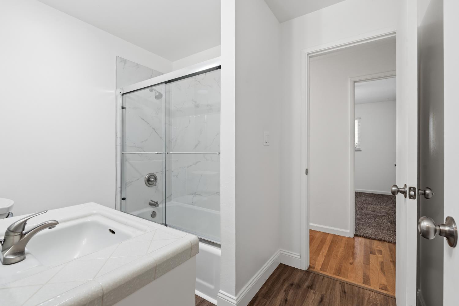 2707 Warwick Ln, Modesto, CA 95350