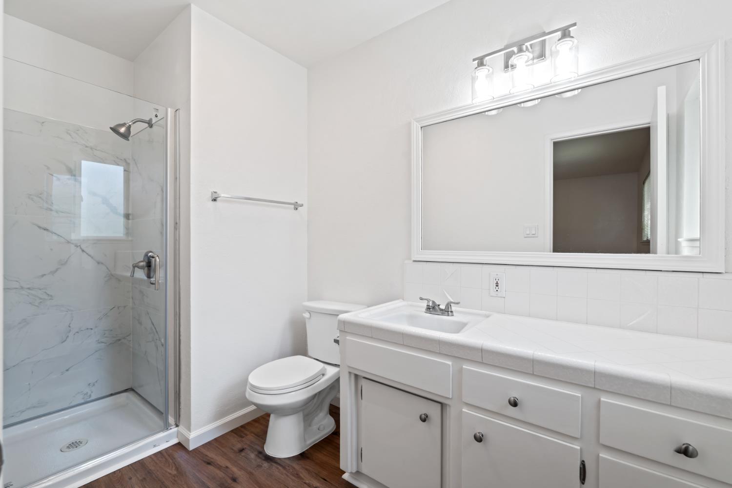 2707 Warwick Ln, Modesto, CA 95350