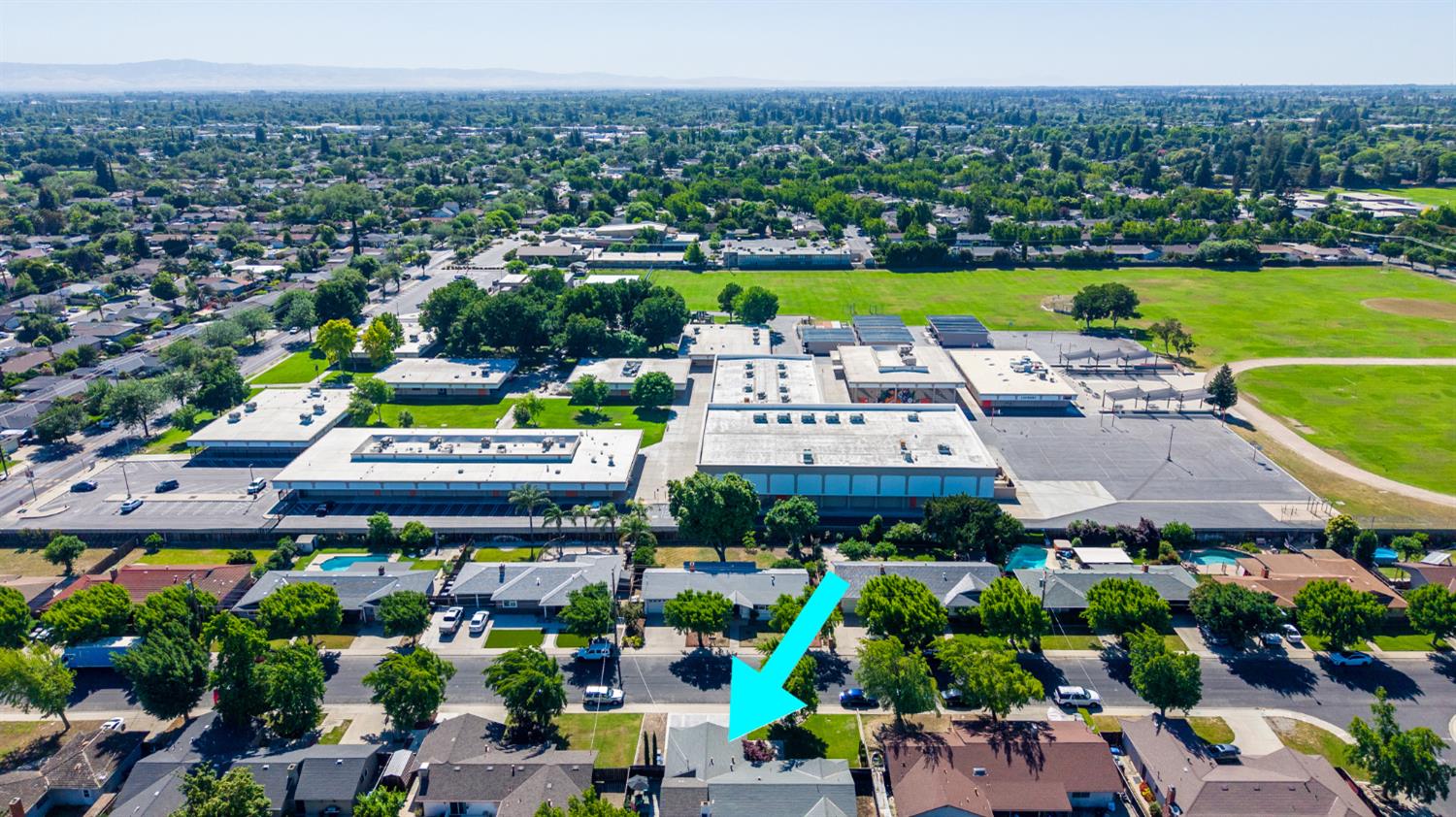 2707 Warwick Ln, Modesto, CA 95350