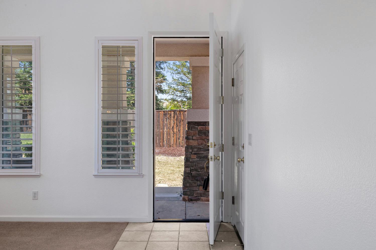 Open Photo