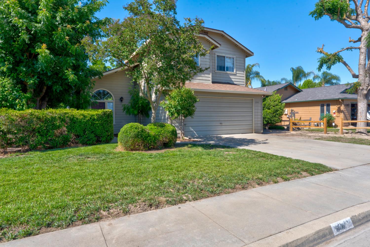 1241 Warkentin St, Kingsburg, CA 93631