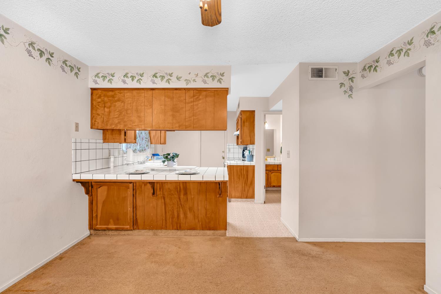 1241 Warkentin St, Kingsburg, CA 93631