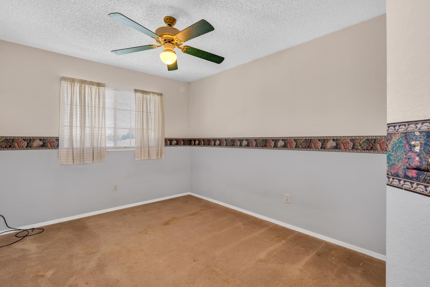 1241 Warkentin St, Kingsburg, CA 93631