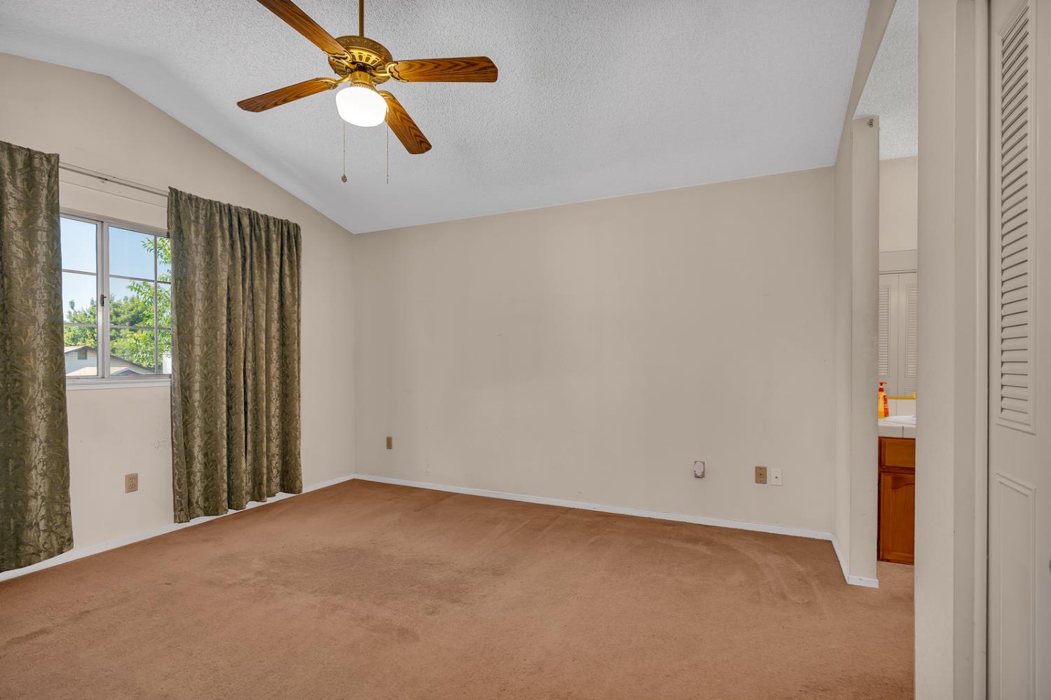 1241 Warkentin St, Kingsburg, CA 93631