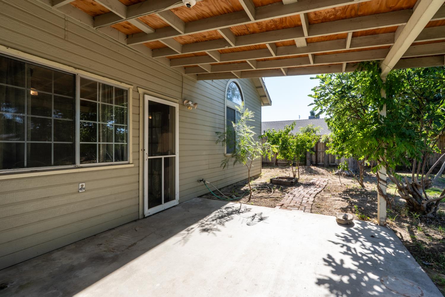 1241 Warkentin St, Kingsburg, CA 93631
