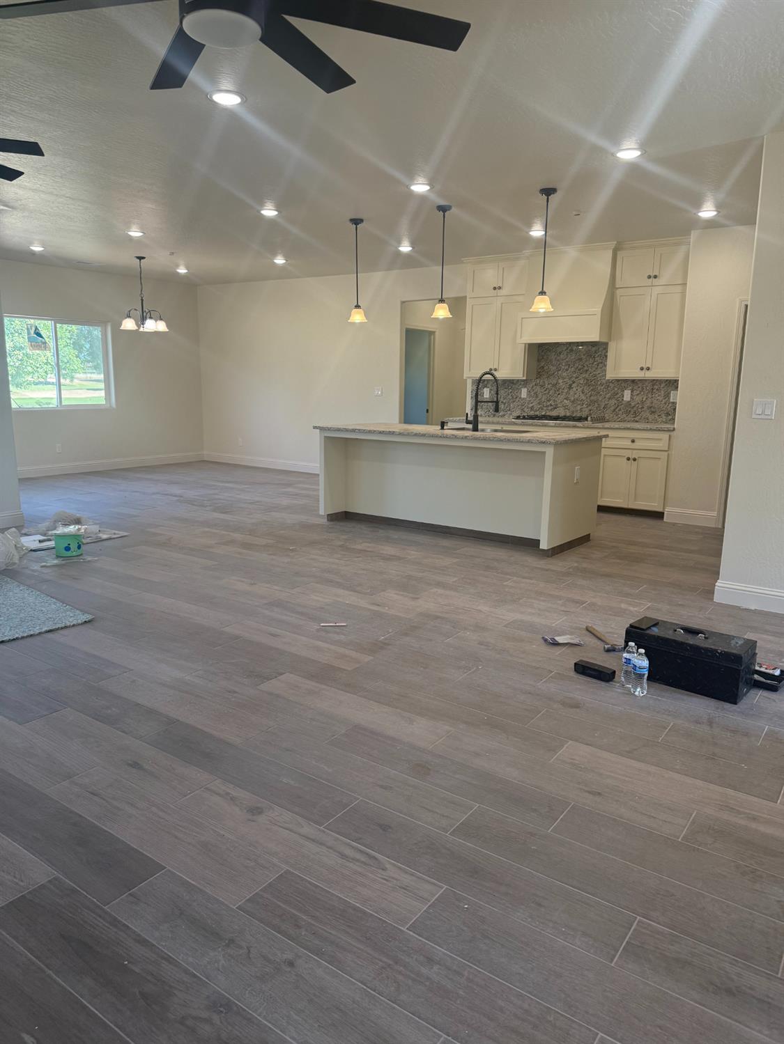 8400 Lake Shore Dr, Chowchilla, CA 93610