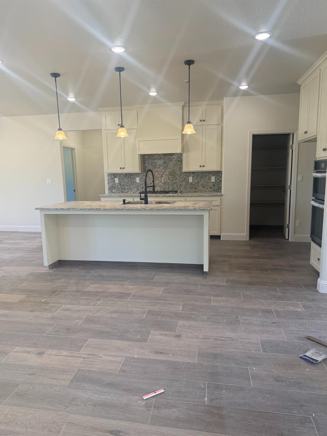 8400 Lake Shore Dr, Chowchilla, CA 93610