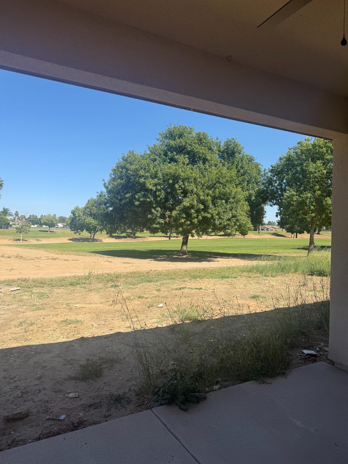 8400 Lake Shore Dr, Chowchilla, CA 93610
