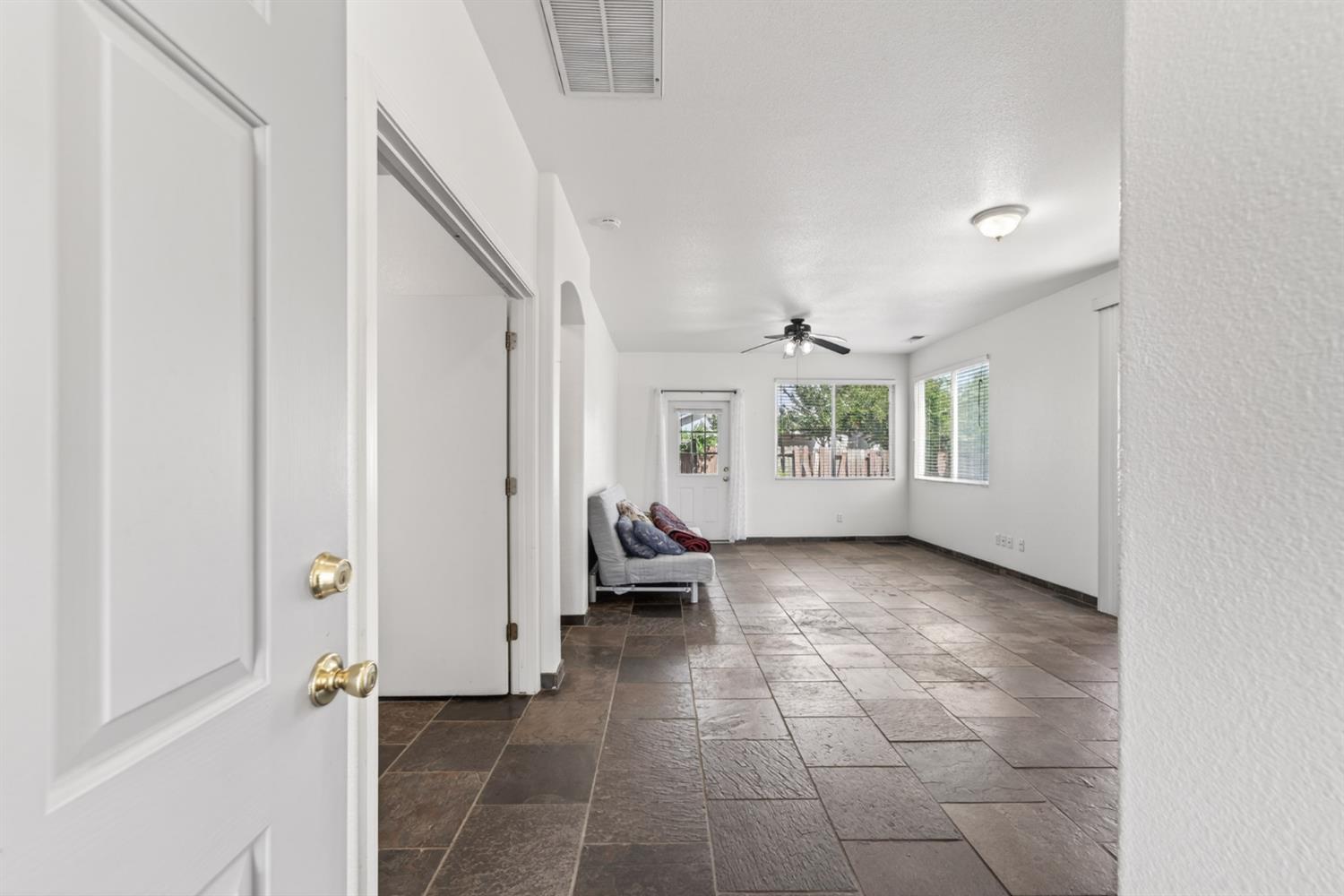 3298 Summer Creek Dr, Turlock, CA 95382