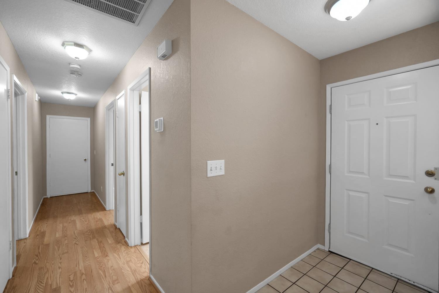 1116 Cedar Creek Dr #4, Modesto, CA 95355