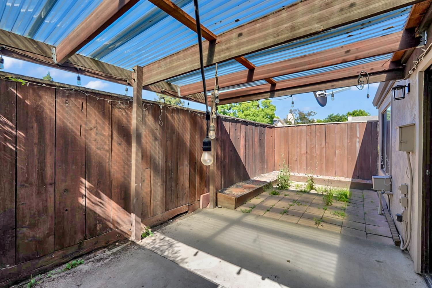 1116 Cedar Creek Dr #4, Modesto, CA 95355