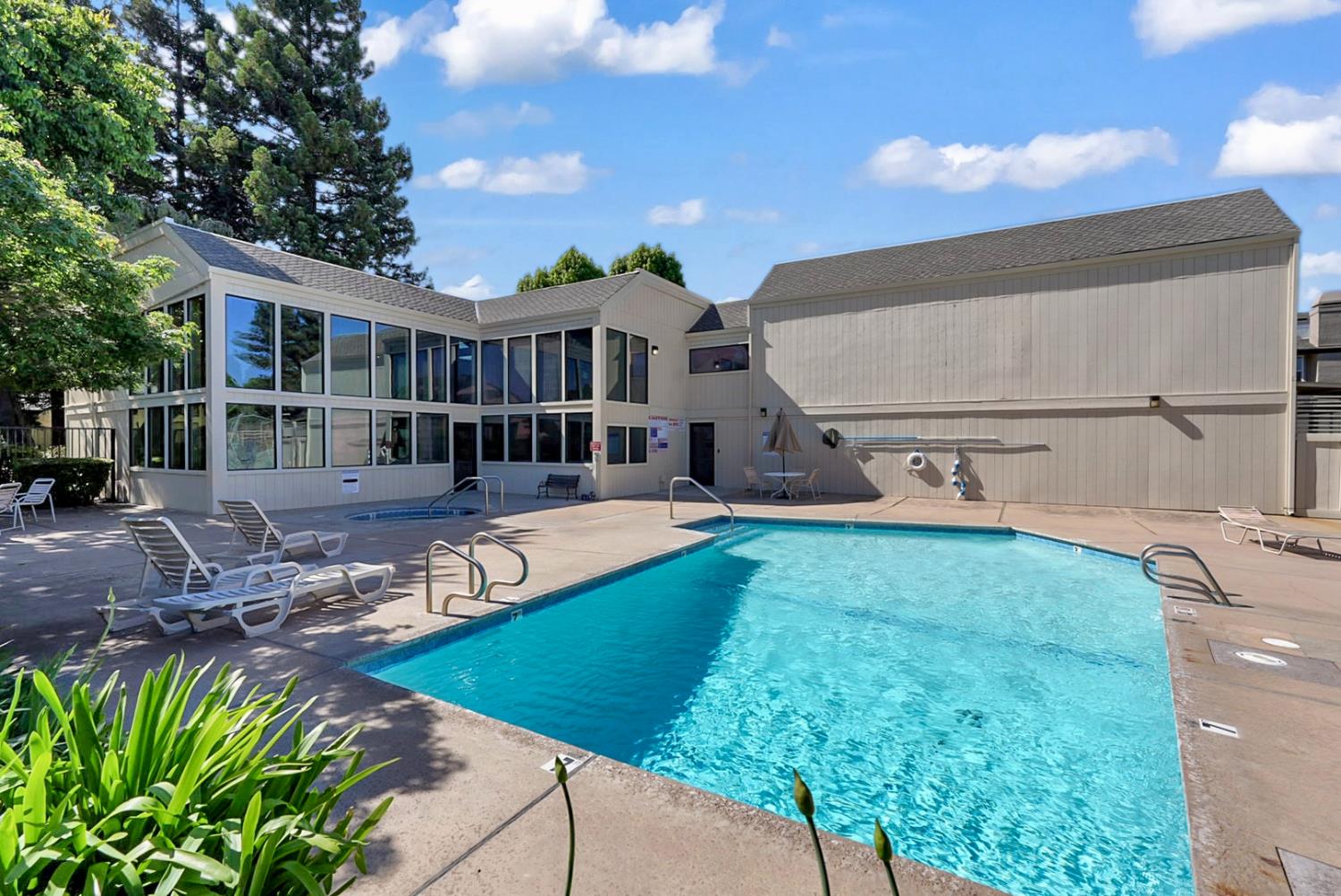 1116 Cedar Creek Dr #4, Modesto, CA 95355