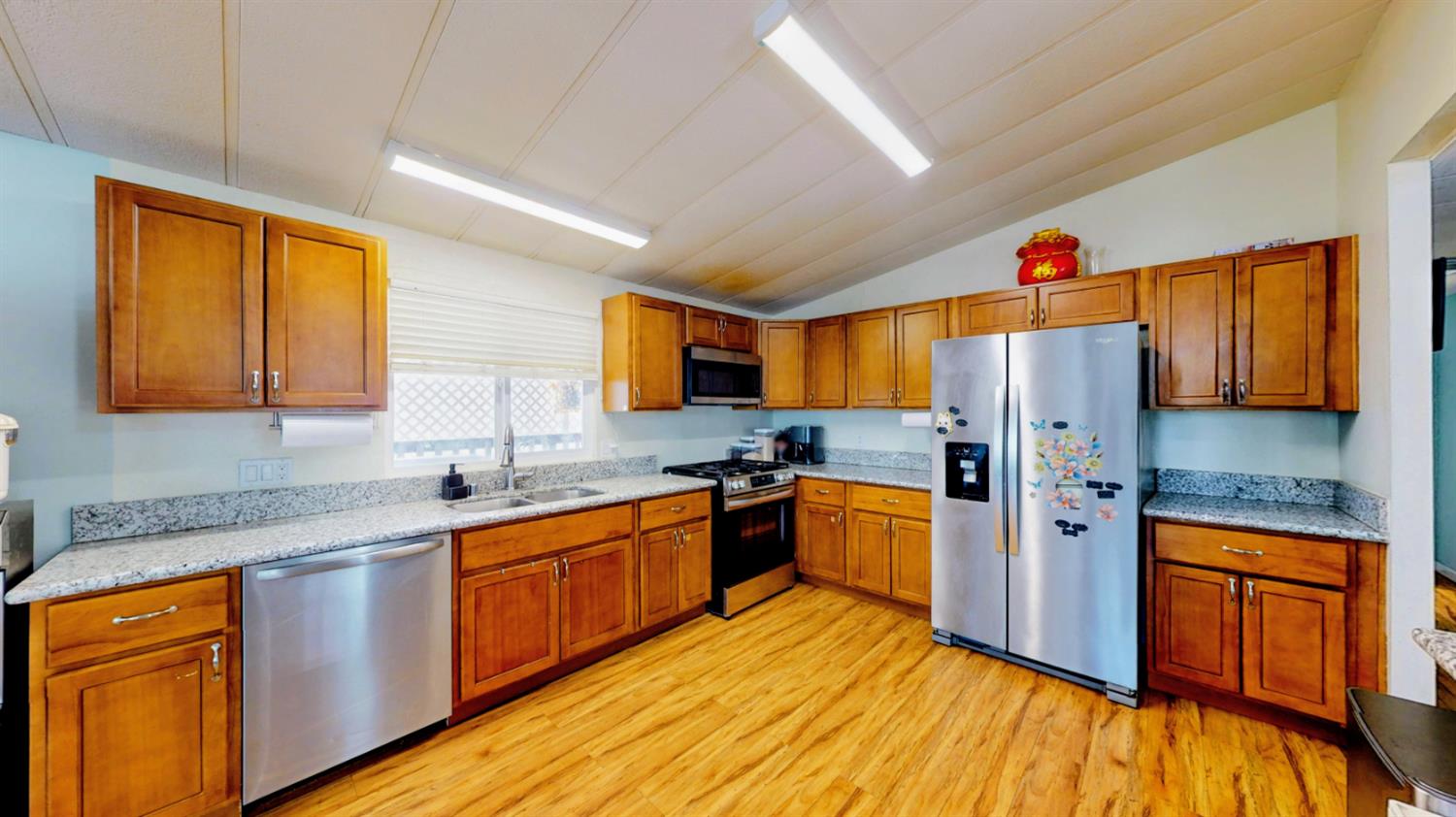 8200 Jantzen Rd #8, Modesto, CA 95357