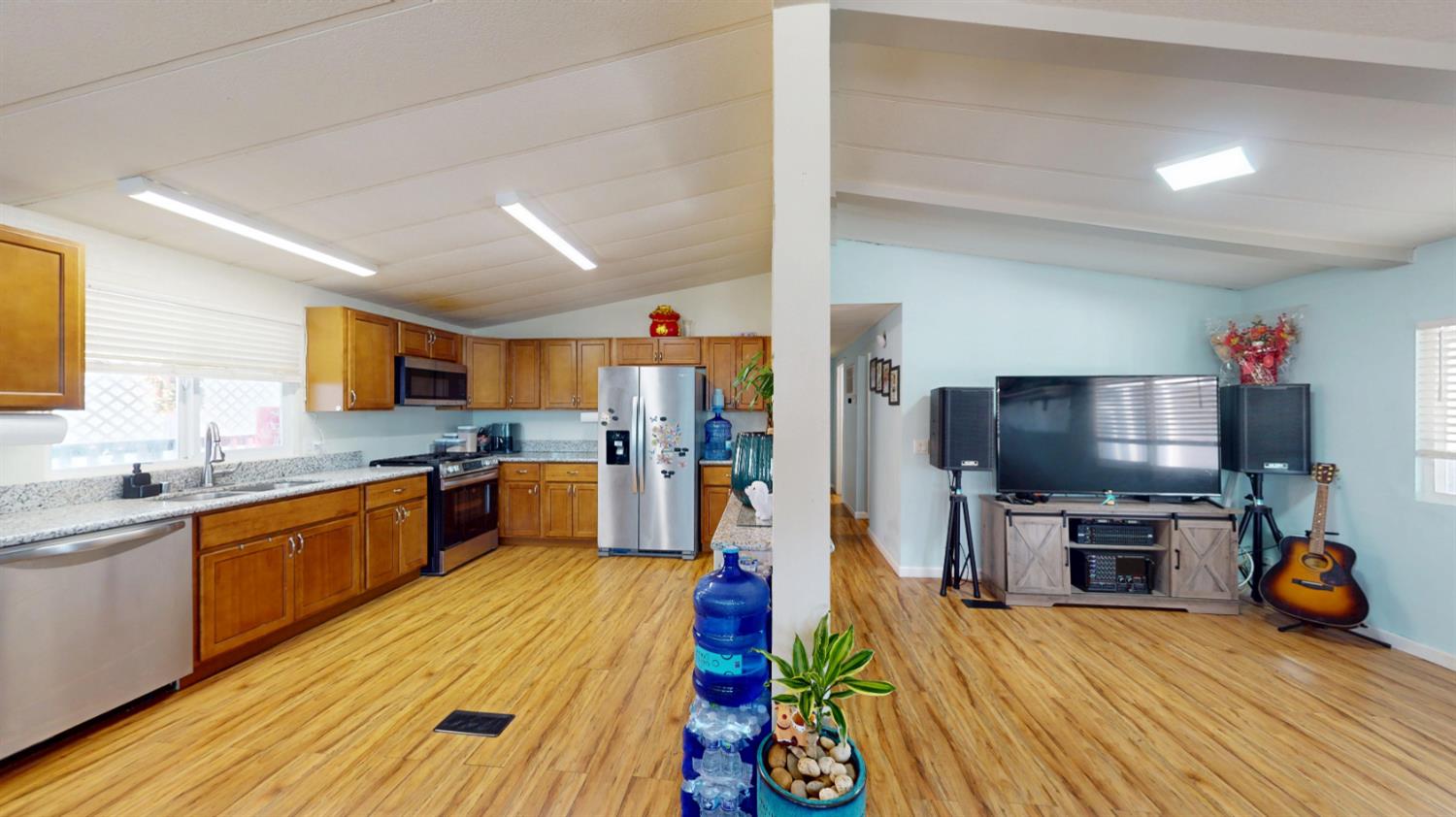 8200 Jantzen Rd #8, Modesto, CA 95357