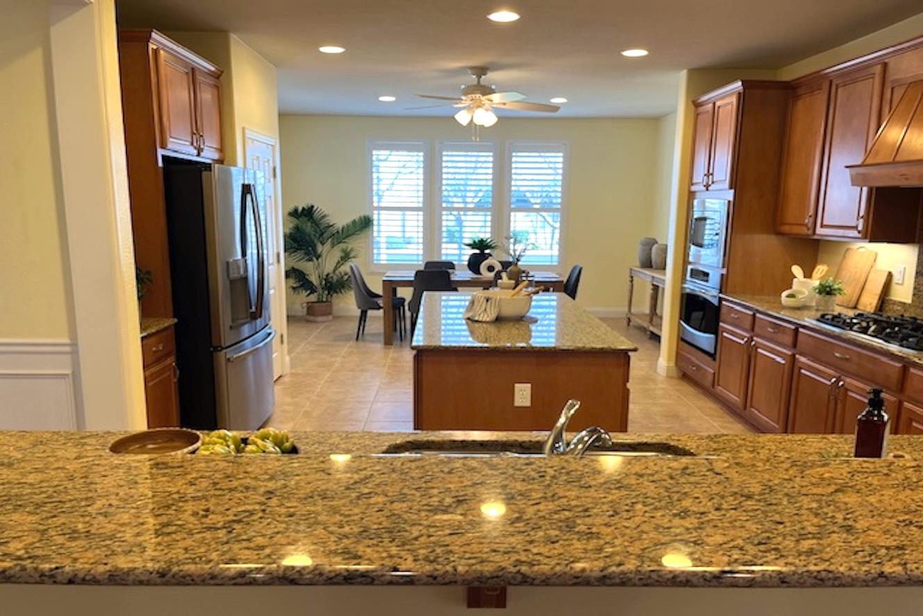2473 Dutchwood Ln, Manteca, CA 95336