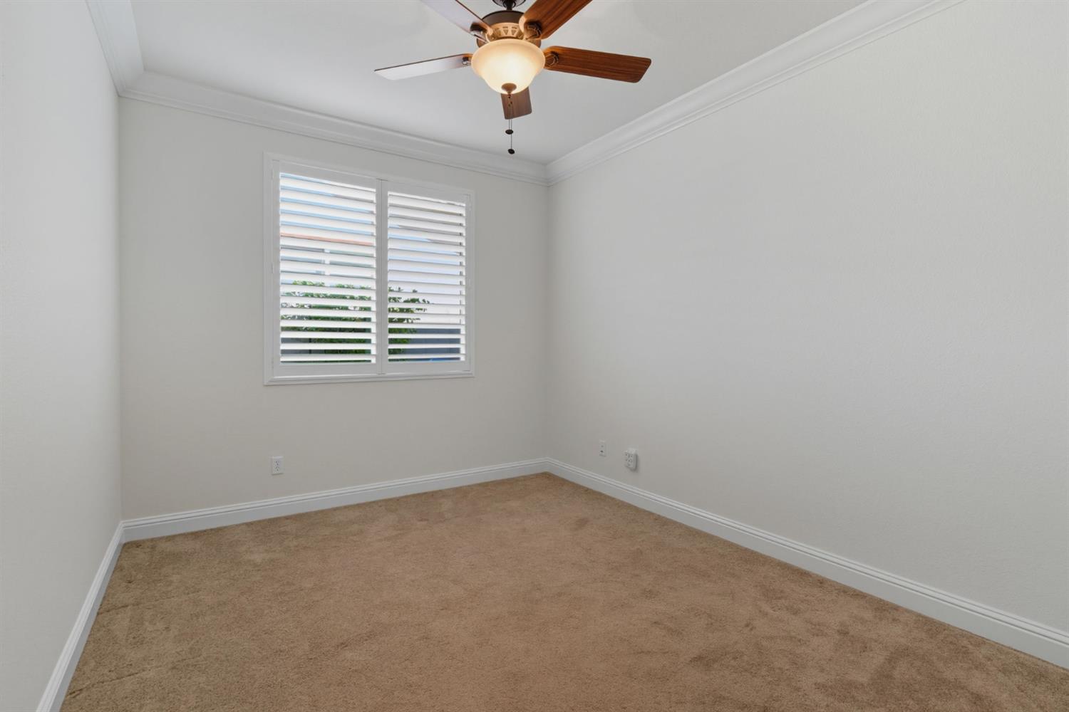 2473 Dutchwood Ln, Manteca, CA 95336