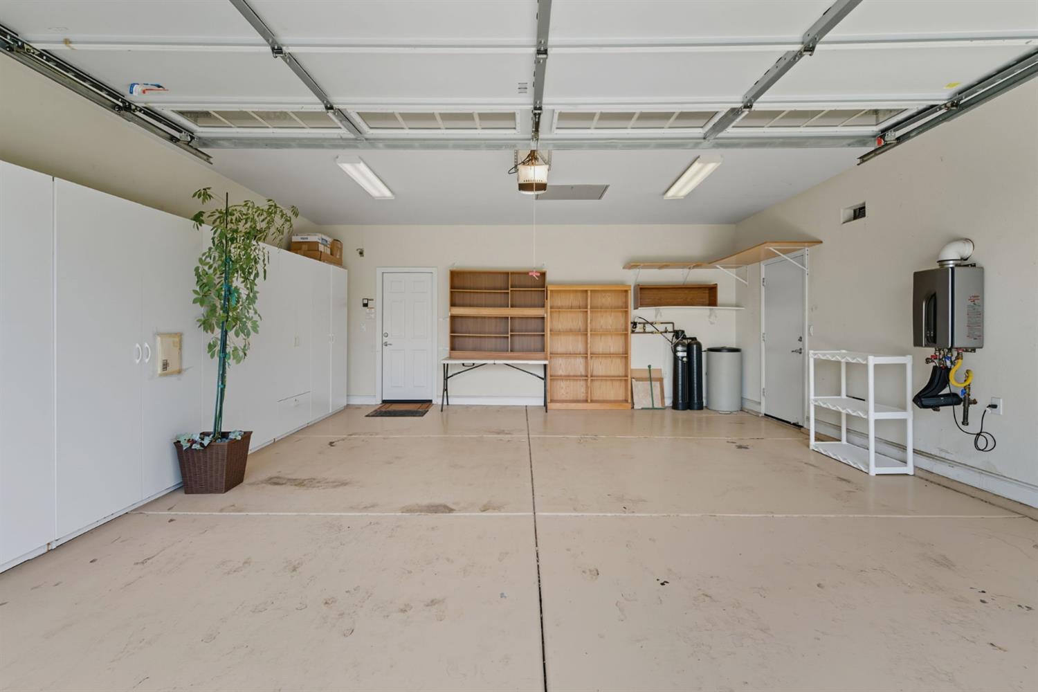 2473 Dutchwood Ln, Manteca, CA 95336