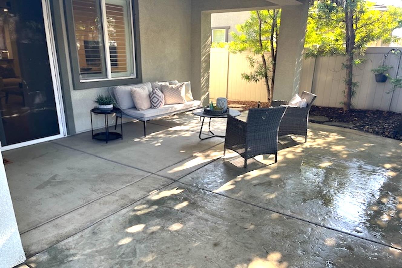 2473 Dutchwood Ln, Manteca, CA 95336