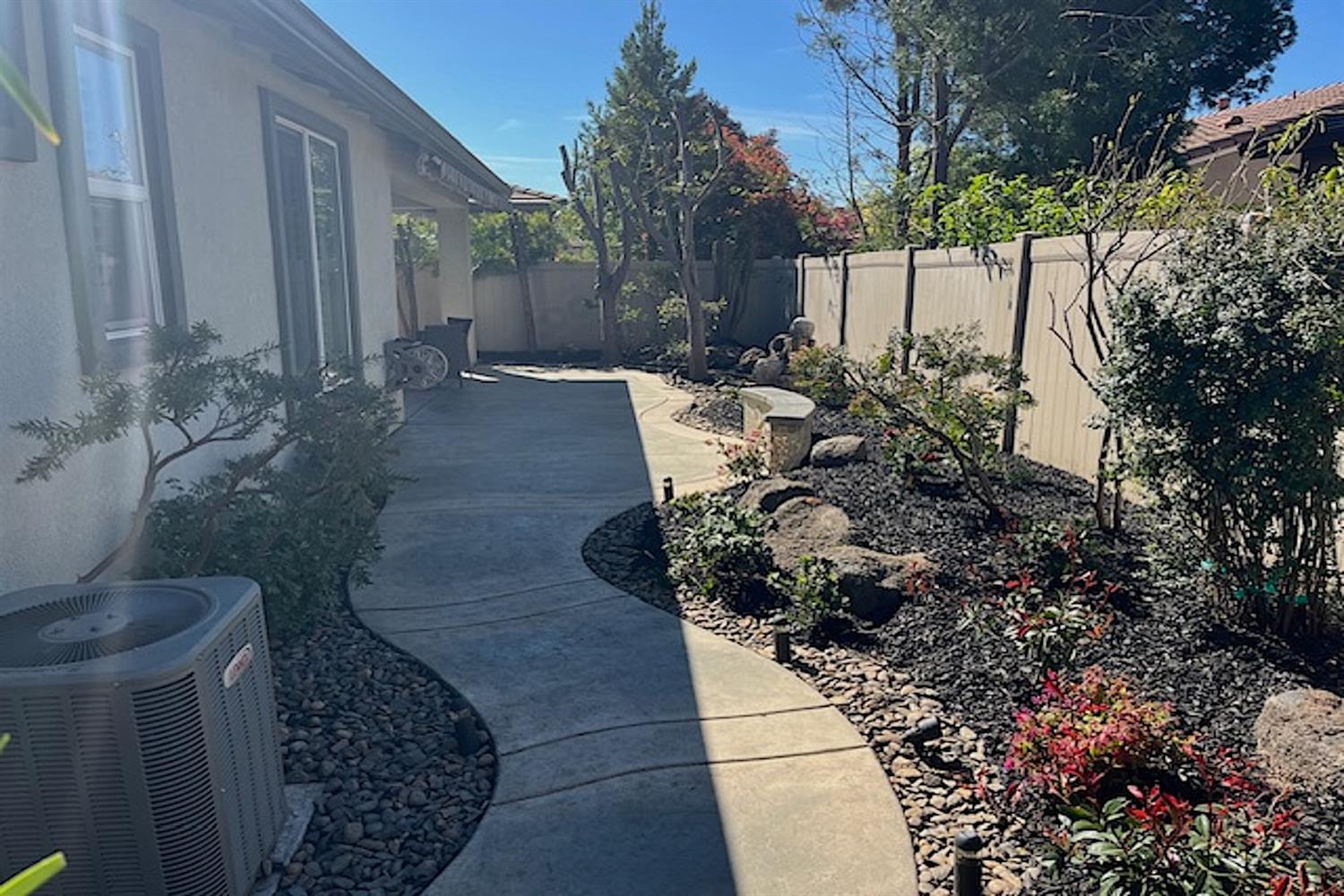 2473 Dutchwood Ln, Manteca, CA 95336