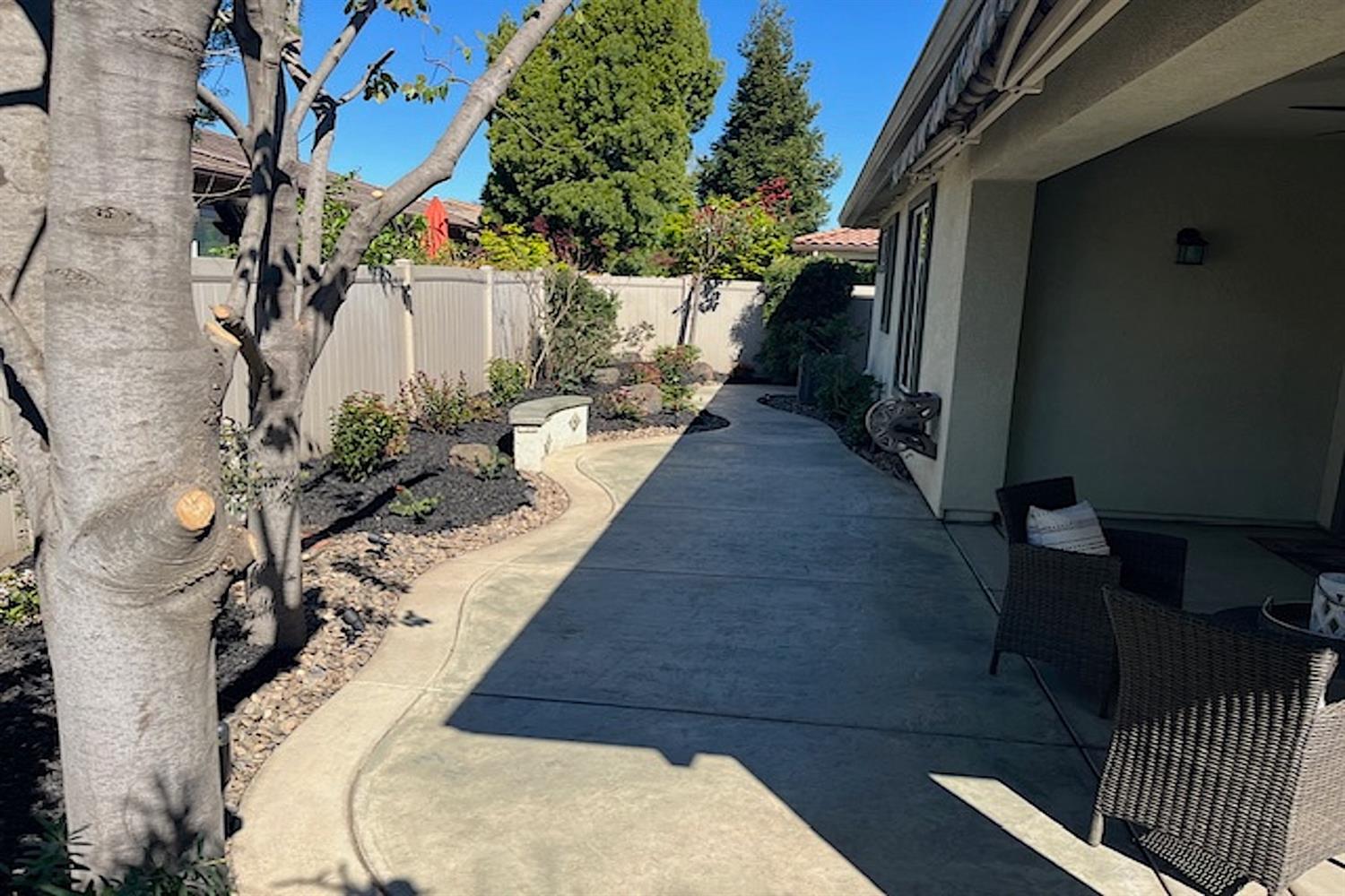 2473 Dutchwood Ln, Manteca, CA 95336