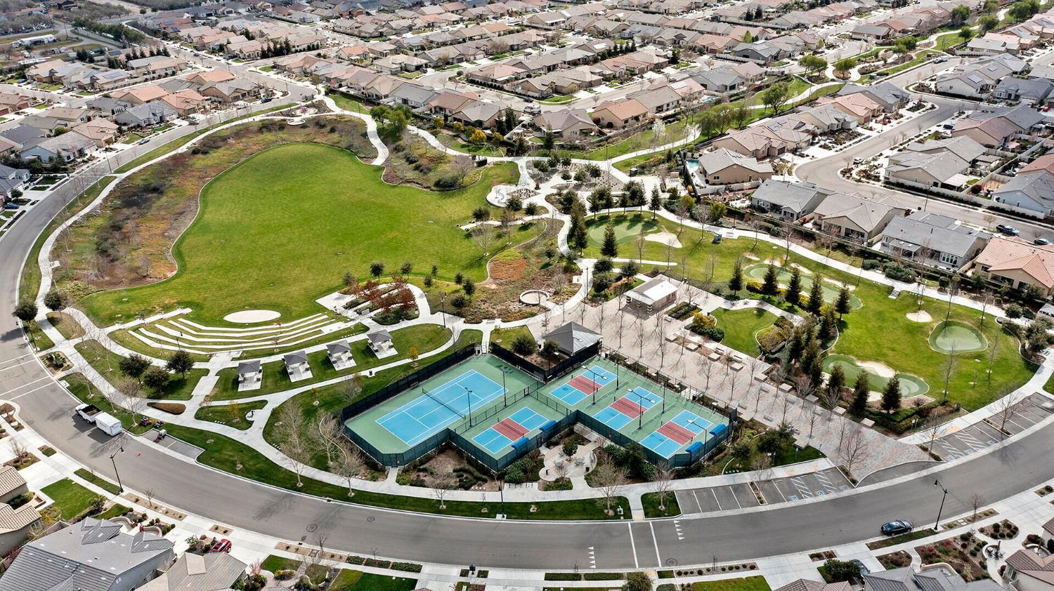 2473 Dutchwood Ln, Manteca, CA 95336