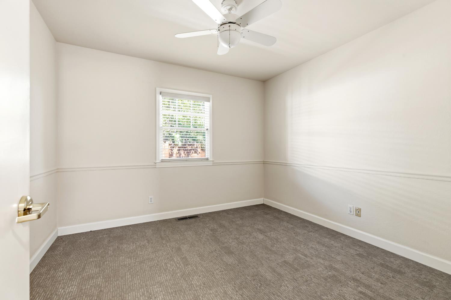 1246 E Canal Dr, Turlock, CA 95380