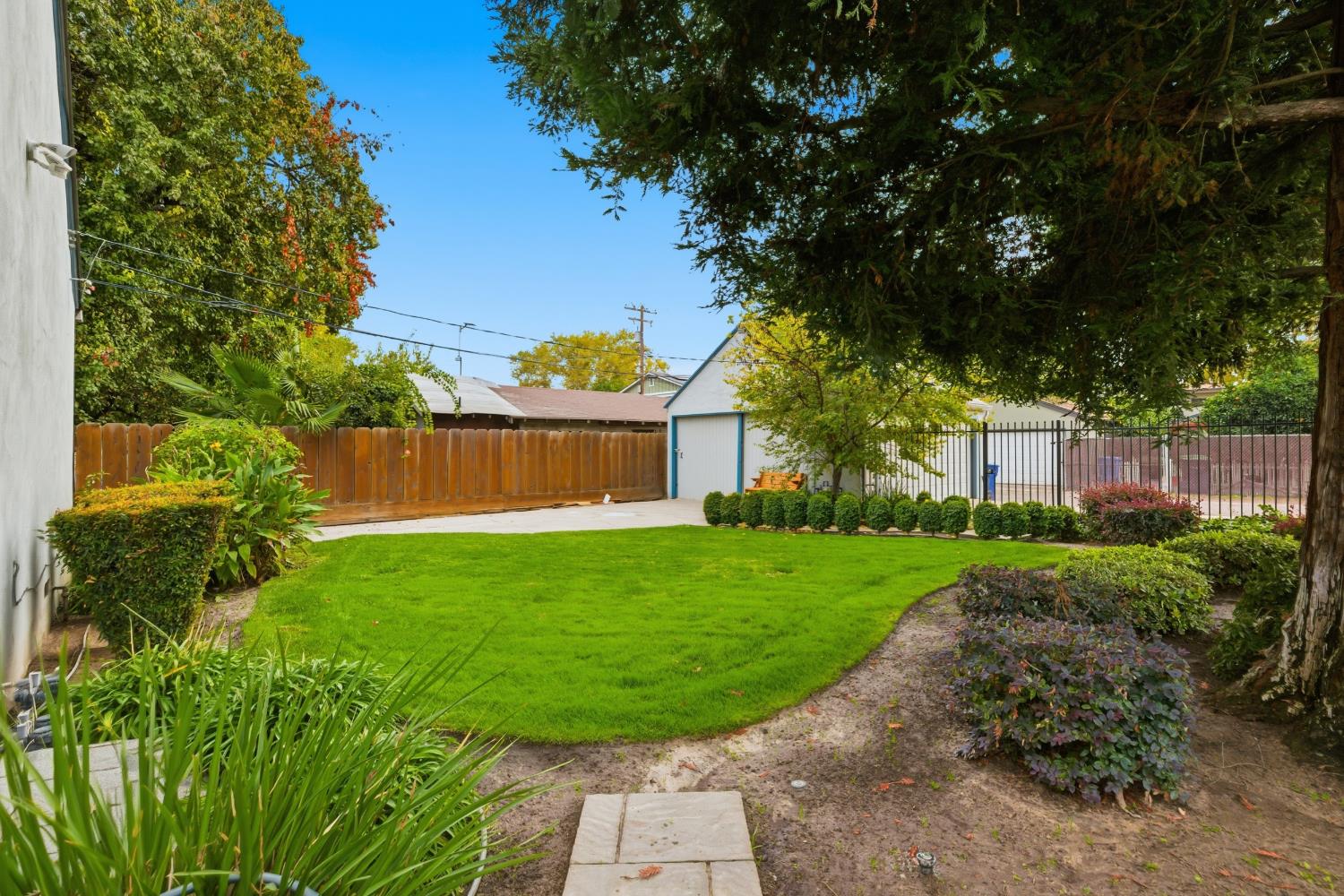 1246 E Canal Dr, Turlock, CA 95380