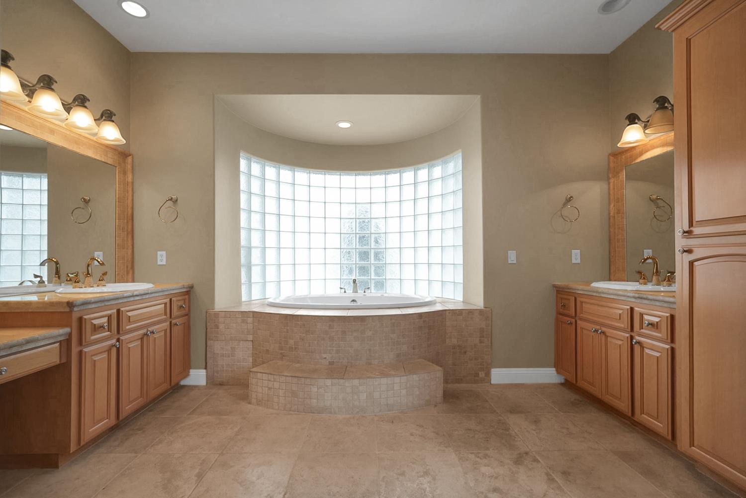 3010 Golf Dr, Chowchilla, CA 93610