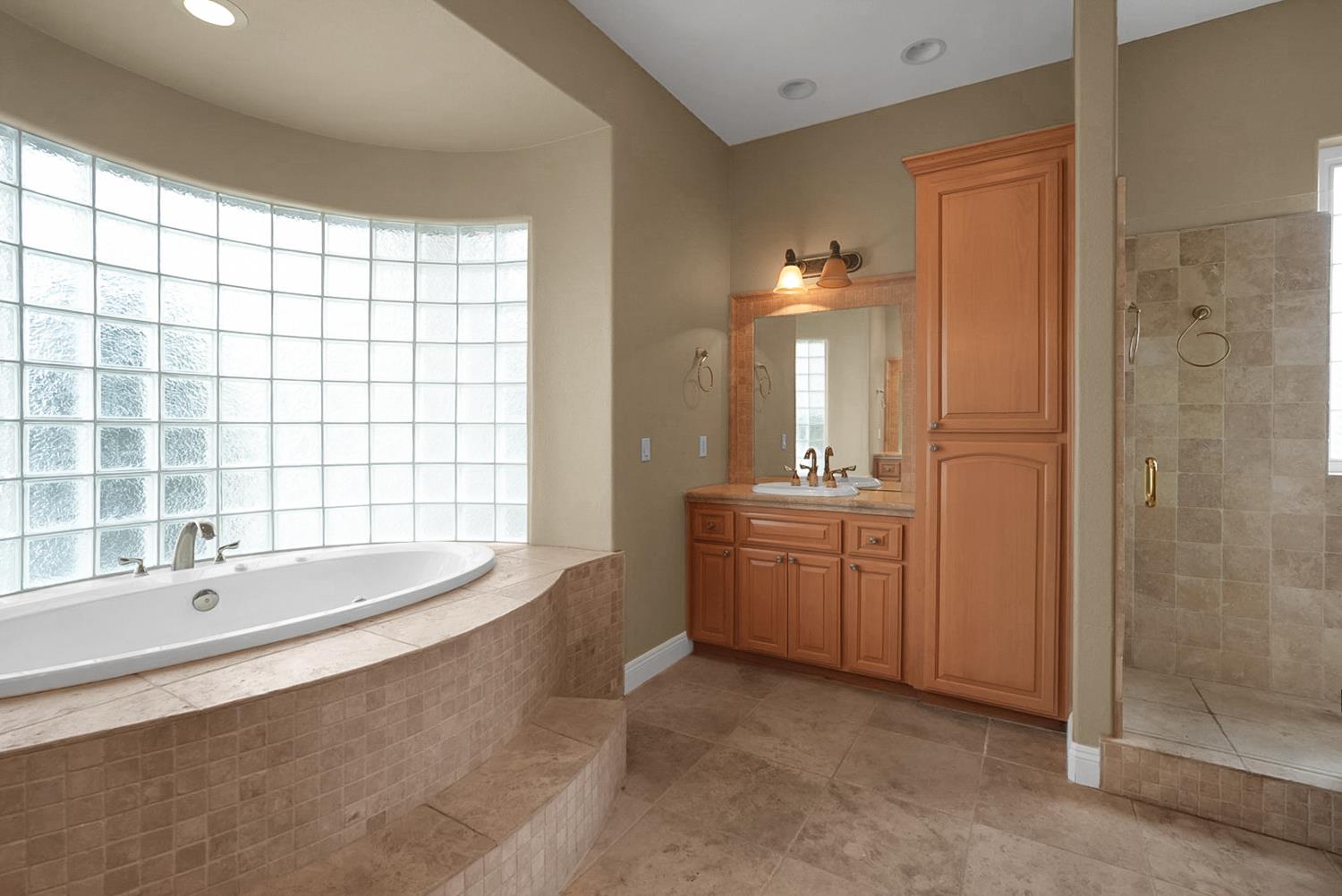 3010 Golf Dr, Chowchilla, CA 93610