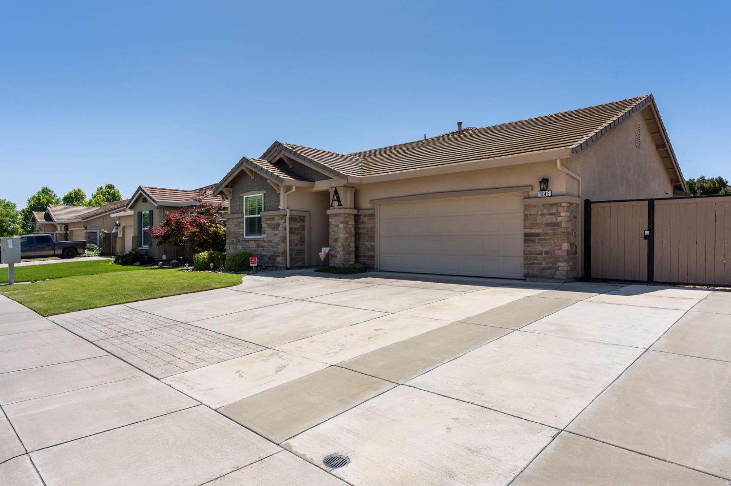 1046 Shady Grove St, Manteca, CA 95336