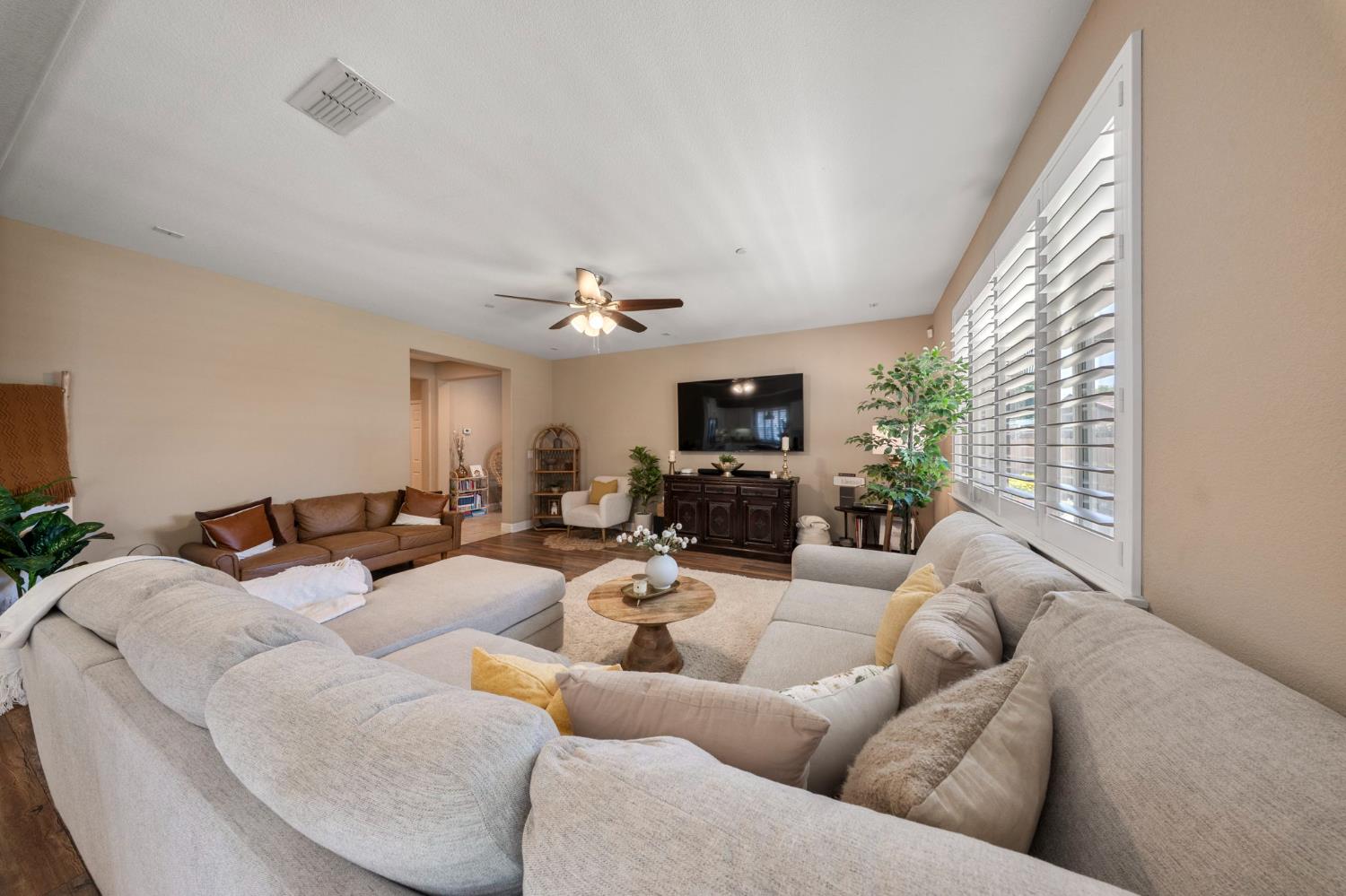 1046 Shady Grove St, Manteca, CA 95336
