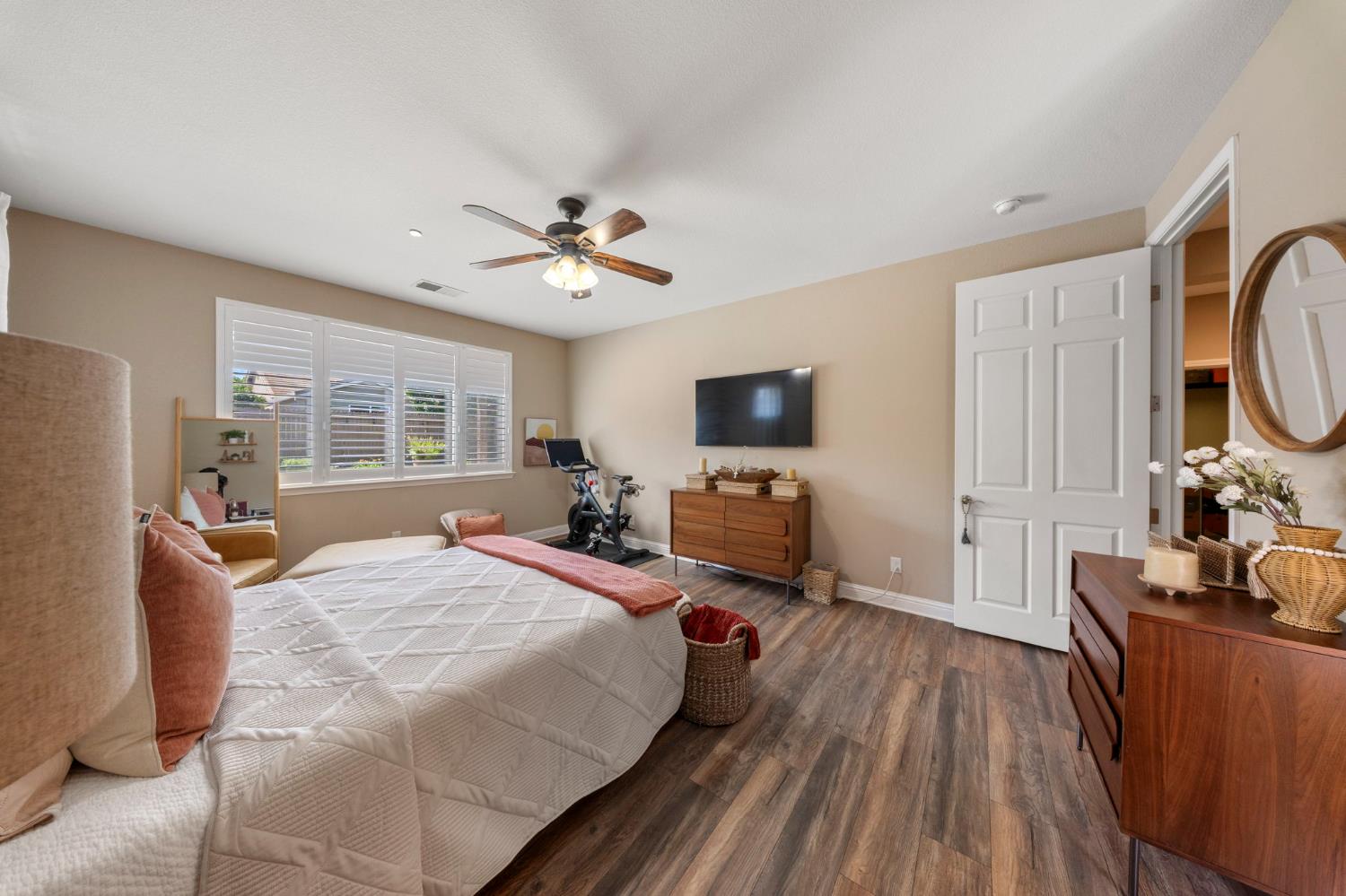 1046 Shady Grove St, Manteca, CA 95336