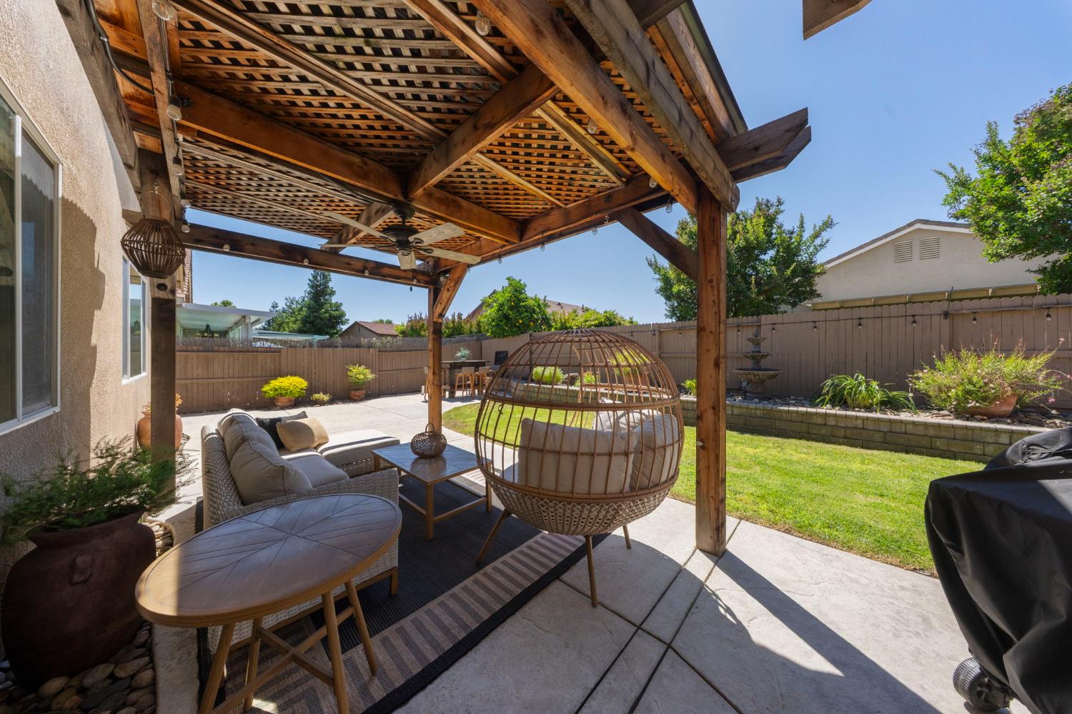 1046 Shady Grove St, Manteca, CA 95336