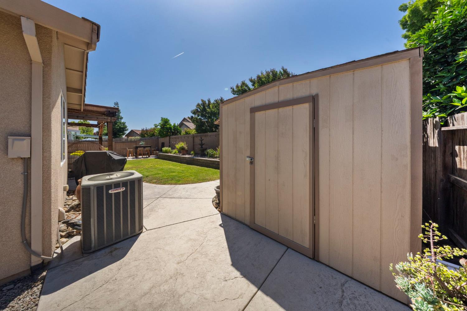 1046 Shady Grove St, Manteca, CA 95336