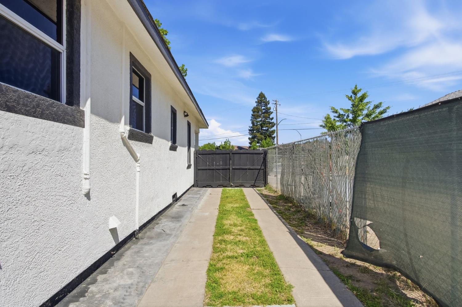 752 Mitchell, Turlock, CA 95380