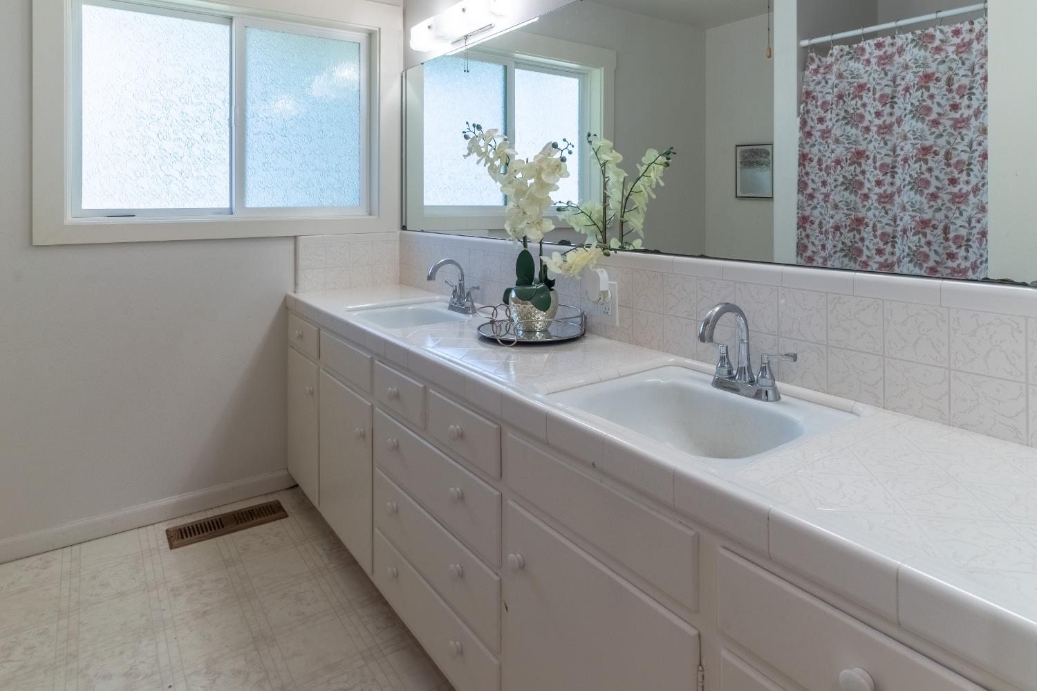 3421 Mansfield Ln, Modesto, CA 95350