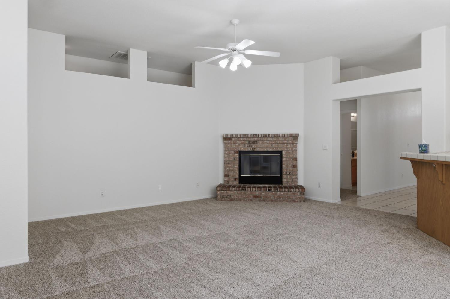 1738 Winchester Dr, Manteca, CA 95336