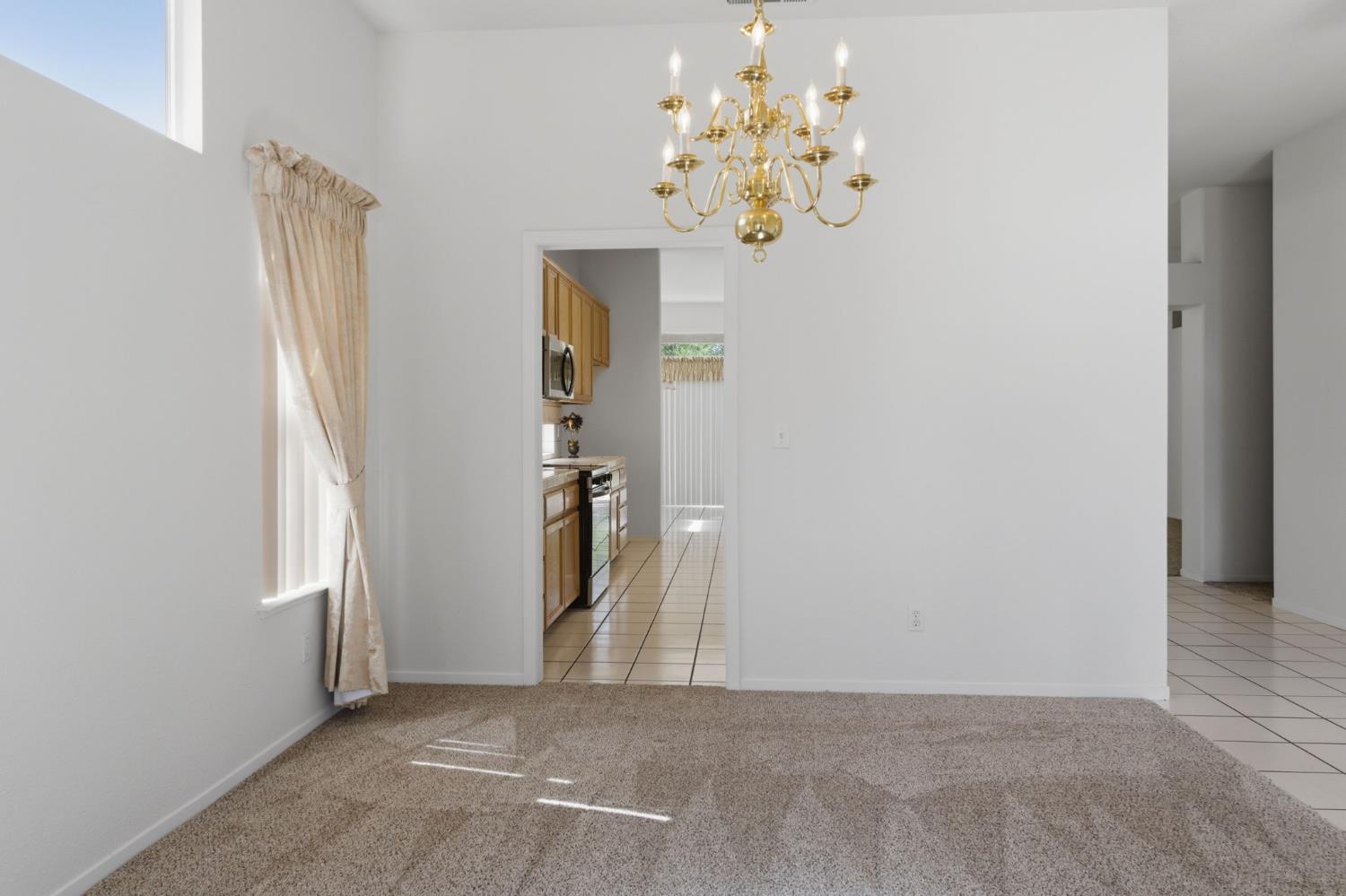 1738 Winchester Dr, Manteca, CA 95336