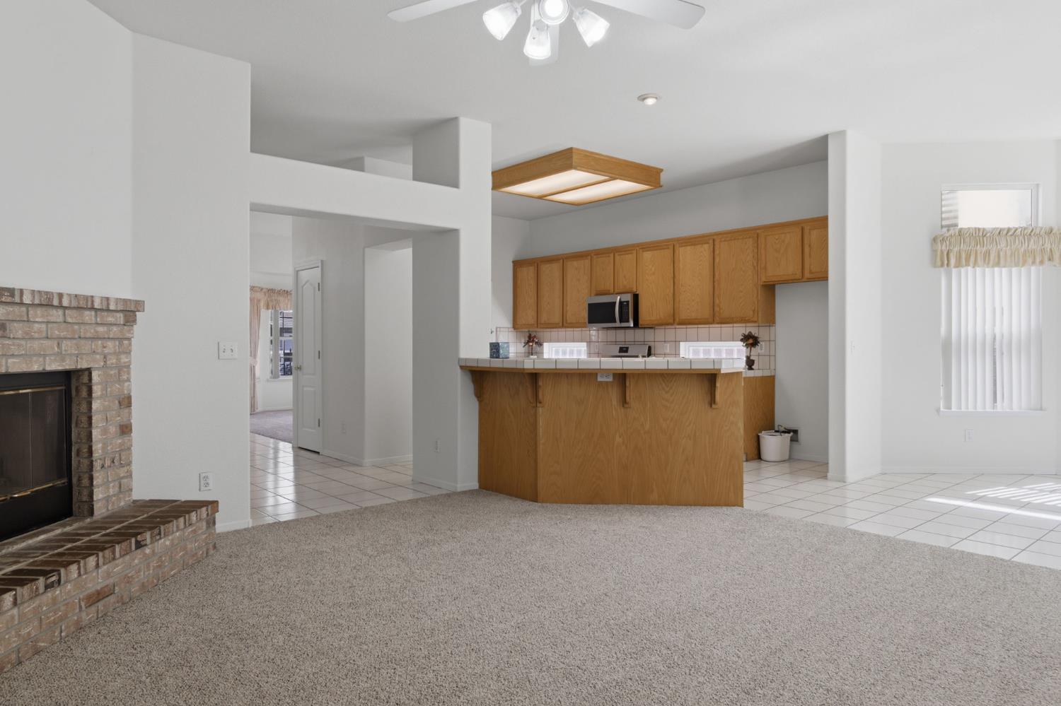 1738 Winchester Dr, Manteca, CA 95336