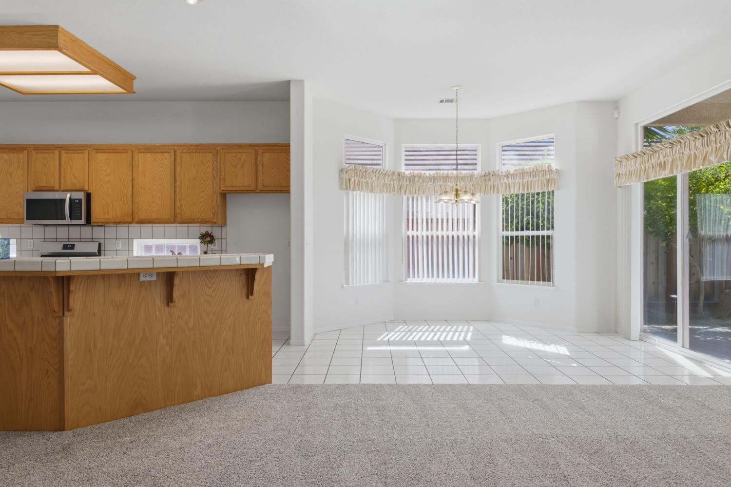 1738 Winchester Dr, Manteca, CA 95336