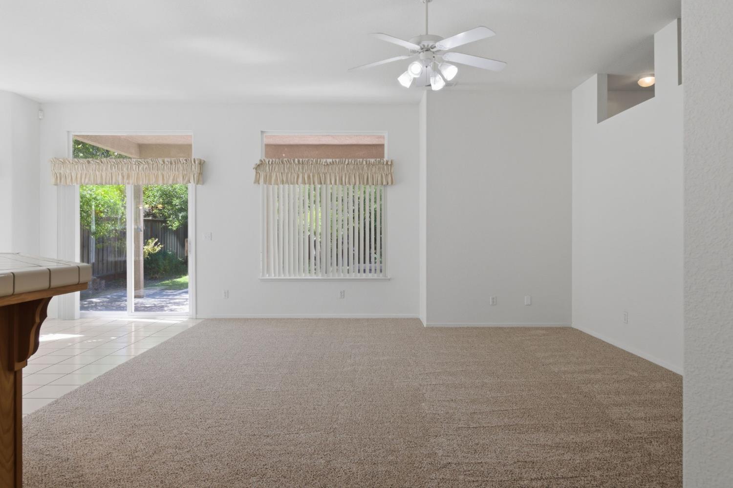 1738 Winchester Dr, Manteca, CA 95336