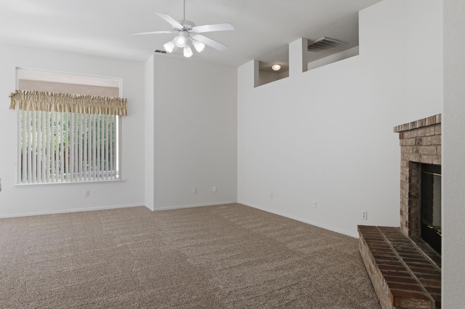1738 Winchester Dr, Manteca, CA 95336