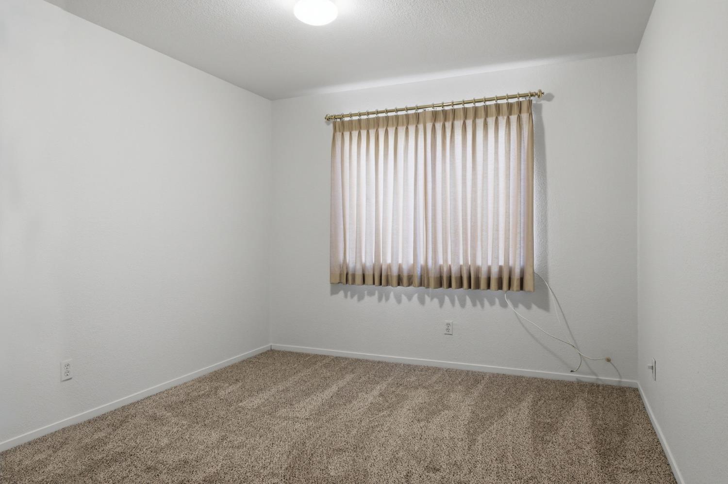 1738 Winchester Dr, Manteca, CA 95336