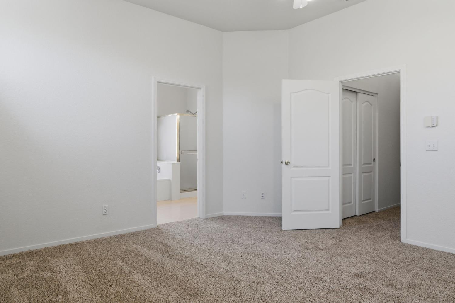 1738 Winchester Dr, Manteca, CA 95336